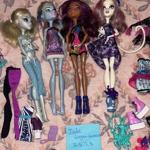 Monster high doll bundle (lagoona dead tired, Catrine demew, etc)